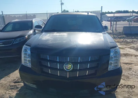 2013 Cadillac Escalade Esv Premium z USA, uszkodzony, nr VIN 1GYS4JEF1DR152882